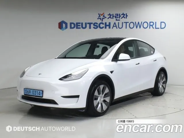 TESLA MODEL Y 2024