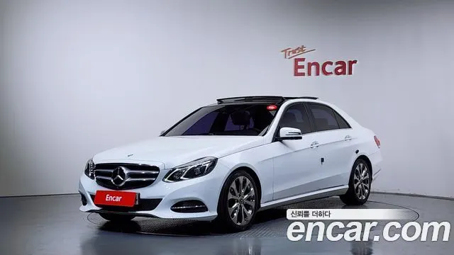 MERCEDES-BENZ E-CLASS W212 2015 — 125 510 км, белый, Корея — под ключ — фото 1
