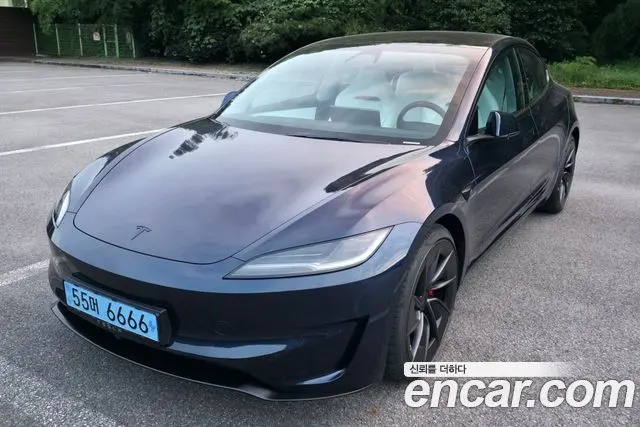TESLA MODEL 3 2026