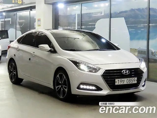 Hyundai i40 Saloon — из Кореи под ключ
