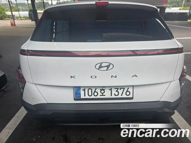 HYUNDAI KONA 2023 — 25 000 км, белый, Корея — под ключ — фото 12