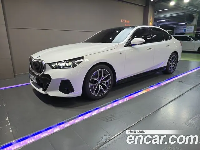 BMW 5 SERIES 2024