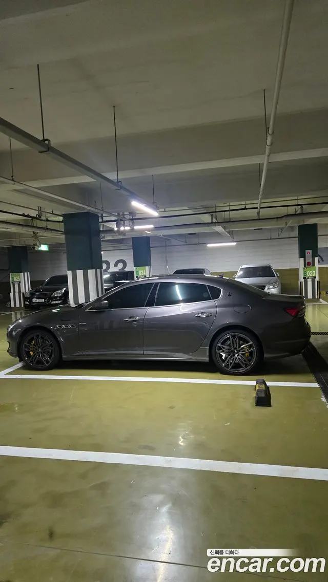 Maserati Quattroporte — из Кореи под ключ