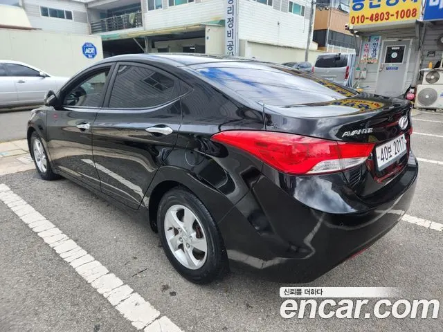 HYUNDAI AVANTE 2012