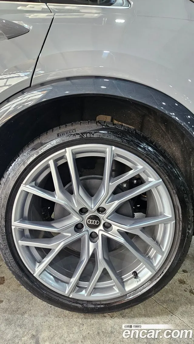 AUDI Q4 E-TRON 2026 — 6 900 км, серебристо-серый, Корея — под ключ — фото 3