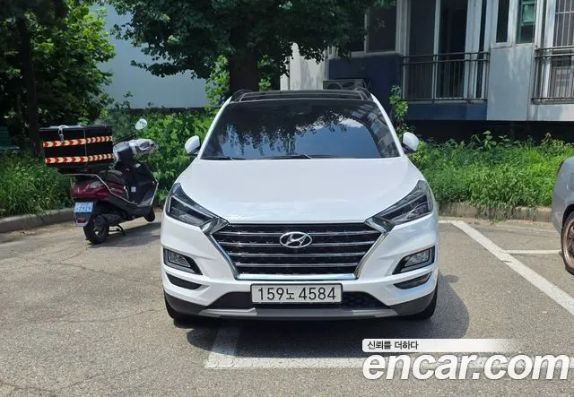 HYUNDAI TUCSON 2019 — 36 375 км, белый, Корея — под ключ — фото 1