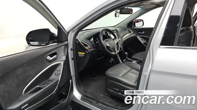 HYUNDAI SANTA FE 2016 — 145 970 км, серебристый, Корея — под ключ — фото 10