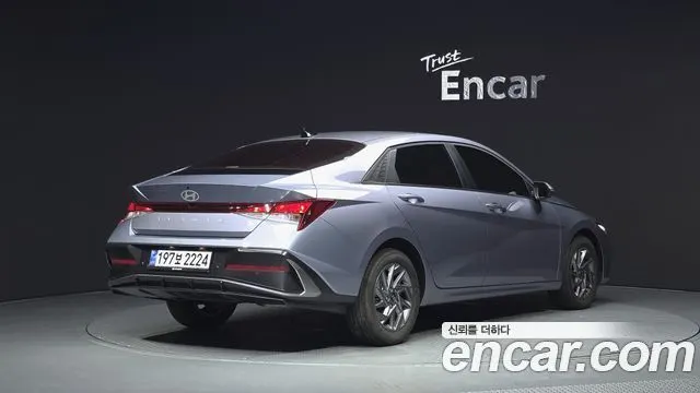 HYUNDAI AVANTE 2026 — 8 062 км, светло-серебристый, Корея — под ключ — фото 2