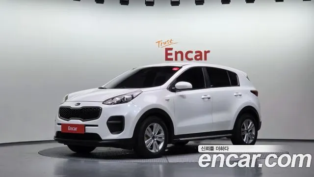 KIA SPORTAGE 2016 — 180 918 км, белый, Корея — под ключ — фото 1