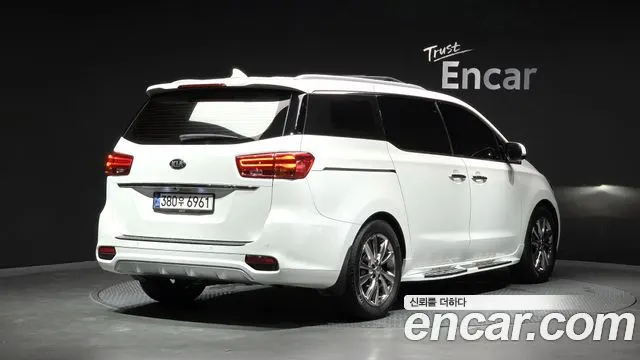 KIA CARNIVAL 2019 — 136 299 км, белый, Корея — под ключ — фото 2