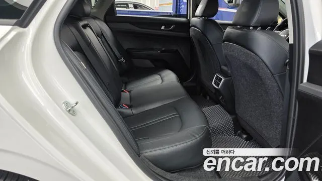 KIA K5 2026 — 27 902 км, белый, Корея — под ключ — фото 12