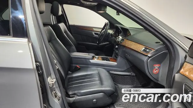 MERCEDES-BENZ E-CLASS W212 2014 — 117 007 км, серебристый, Корея — под ключ — фото 11