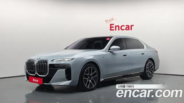 BMW 7 SERIES 2024 — 71 584 км, светло-серебристый, Корея — под ключ — фото 1