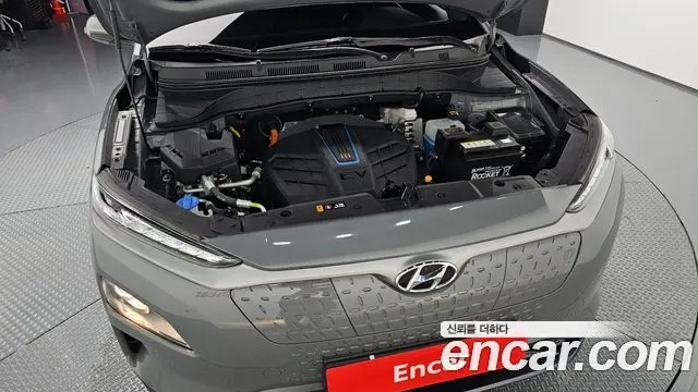HYUNDAI KONA ELECTRIC 2020 — 65 439 км, серебристо-серый, Корея — под ключ — фото 6
