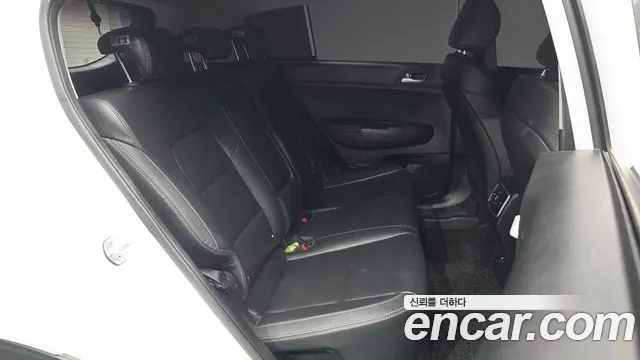 KIA SPORTAGE 2017 — 109 845 км, белый, Корея — под ключ — фото 12
