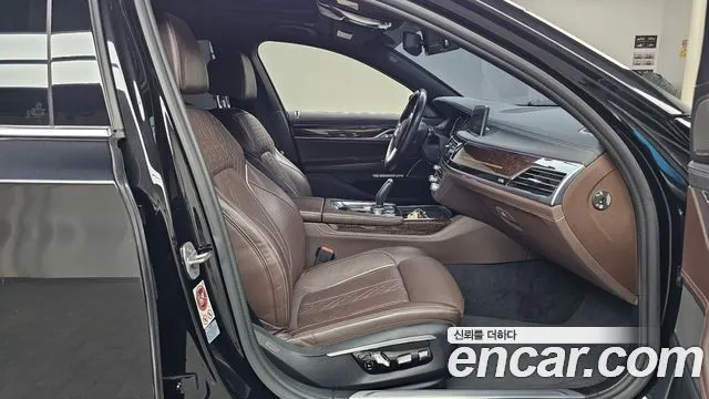 BMW 7 SERIES 2016 — 157 191 км, чёрный, Корея — под ключ — фото 11