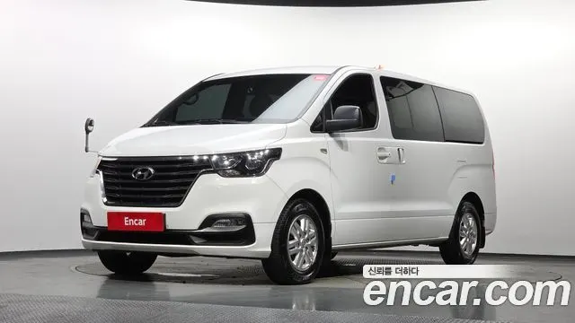 HYUNDAI GRAND STAREX 2019 — 209 182 км, белый, Корея — под ключ — фото 1