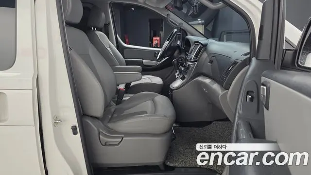 HYUNDAI GRAND STAREX 2019 — 209 182 км, белый, Корея — под ключ — фото 11