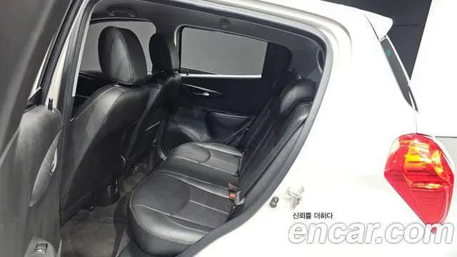 CHEVROLET SPARK 2016 — 117 336 км, белый-перламутр, Корея — под ключ — фото 11