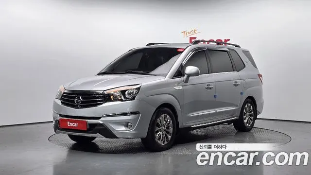KGM KORANDO TURISMO 2016 — 153 036 км, серебристый, Корея — под ключ — фото 1