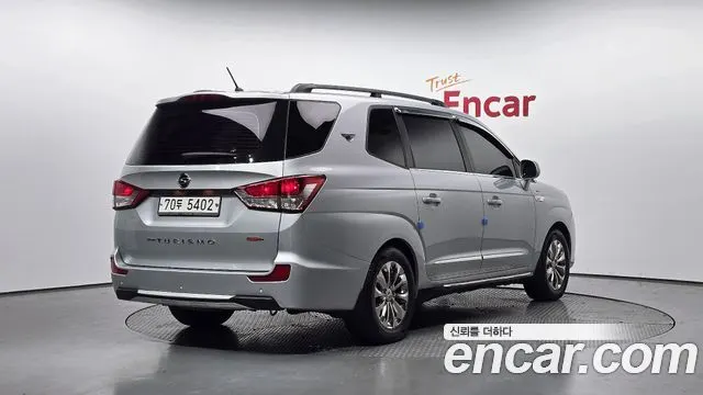 KGM KORANDO TURISMO 2016 — 153 036 км, серебристый, Корея — под ключ — фото 2
