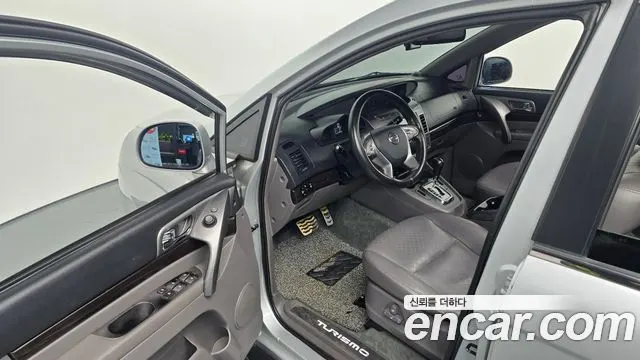 KGM KORANDO TURISMO 2016 — 153 036 км, серебристый, Корея — под ключ — фото 12