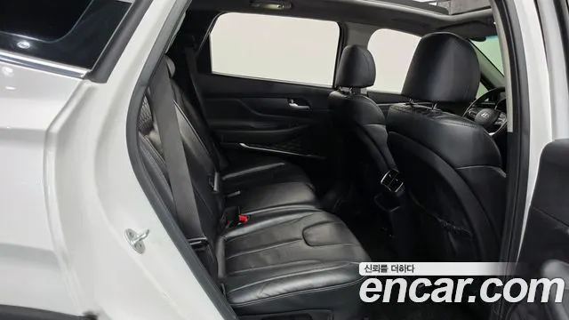 HYUNDAI SANTA FE 2019 — 114 393 км, белый, Корея — под ключ — фото 12