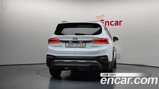 HYUNDAI SANTA FE 2019 — 114 393 км, белый, Корея — под ключ — фото 4