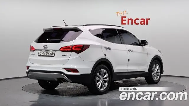 HYUNDAI SANTA FE 2016 — 143 752 км, белый, Корея — под ключ — фото 1