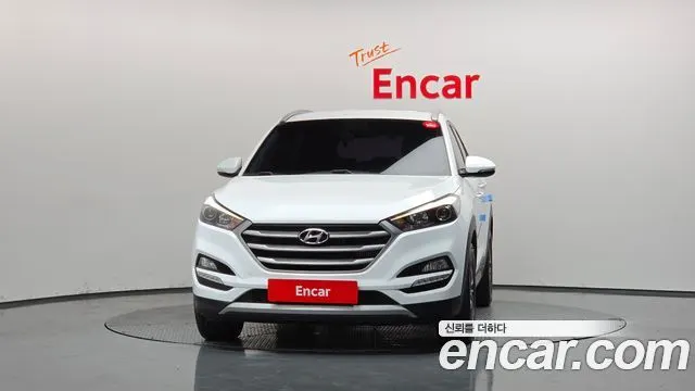 HYUNDAI TUCSON 2018 — 71 408 км, белый, Корея — под ключ — фото 3