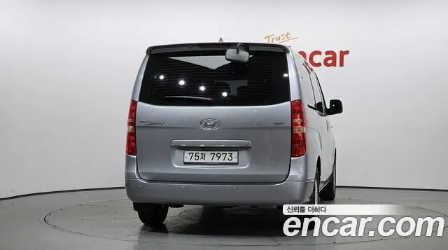 HYUNDAI GRAND STAREX 2017 — 58 492 км, серебристый, Корея — под ключ — фото 4
