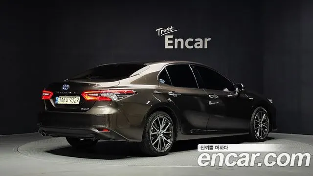 TOYOTA CAMRY 2023 — 25 263 км, светло-золотистый, Корея — под ключ — фото 2