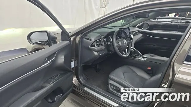 TOYOTA CAMRY 2023 — 25 263 км, светло-золотистый, Корея — под ключ — фото 10