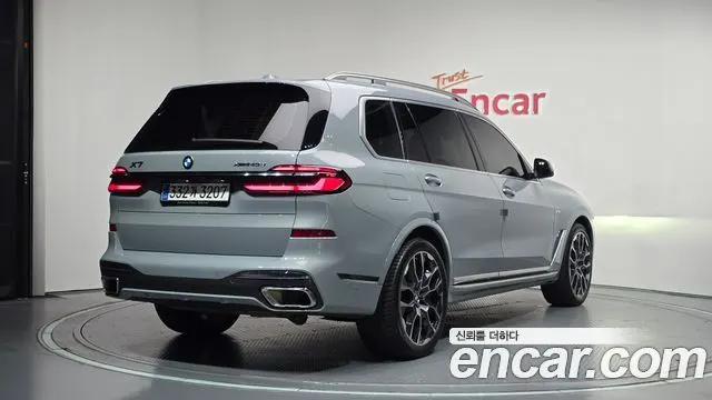 BMW X7 2023 — 39 360 км, серебристо-серый, Корея — под ключ — фото 2
