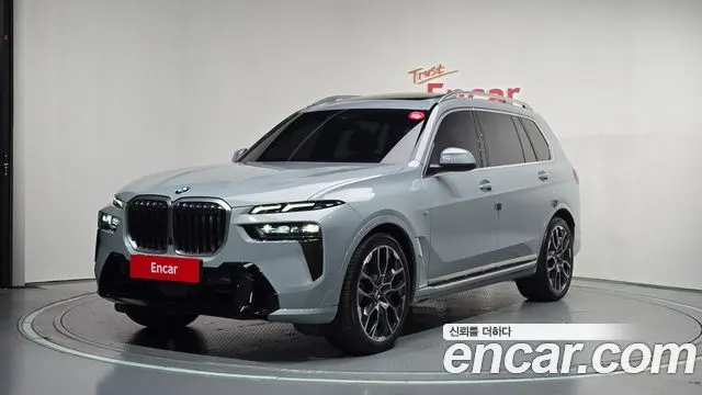 BMW X7 2023 — 39 360 км, серебристо-серый, Корея — под ключ — фото 11