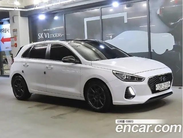 HYUNDAI I30 2018 — 72 639 км, белый, Корея — под ключ — фото 11