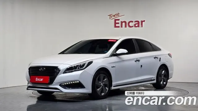 HYUNDAI SONATA HYBRID 2017 — 146 025 км, белый, Корея — под ключ — фото 1