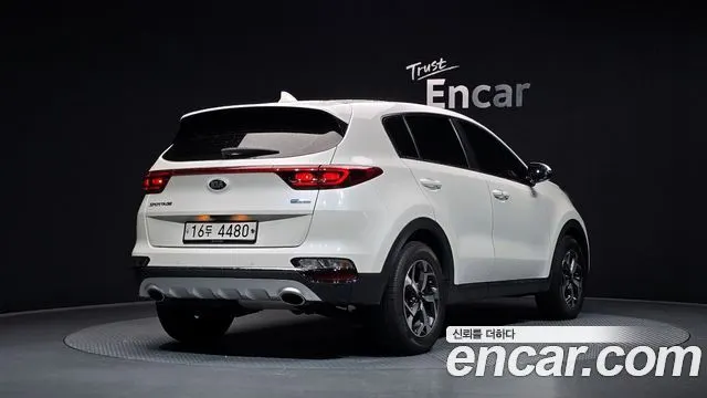 KIA SPORTAGE THE BOLD 2019 — 123 932 км, белый, Корея — под ключ — фото 2