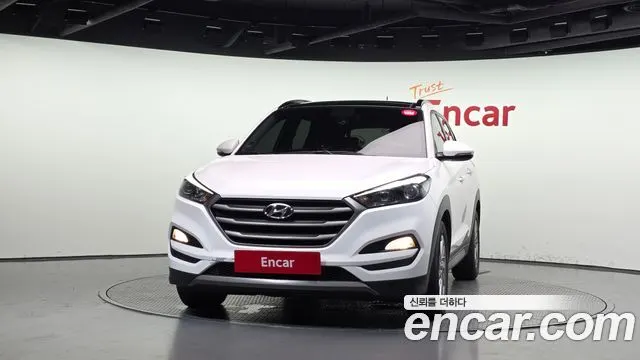 HYUNDAI TUCSON 2016 — 132 666 км, белый, Корея — под ключ — фото 3