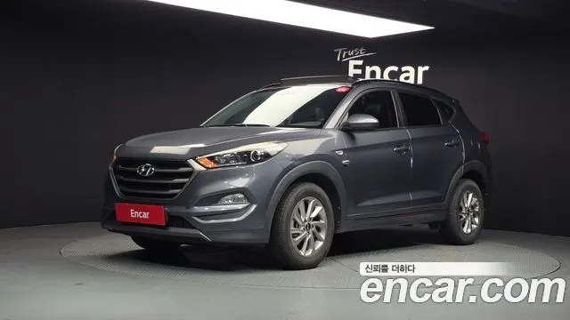 HYUNDAI TUCSON 2016 — 162 512 км, серый, Корея — под ключ — фото 1
