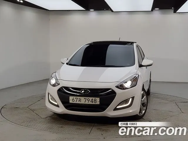 HYUNDAI I30 2015 — 125 624 км, белый, Корея — под ключ — фото 2
