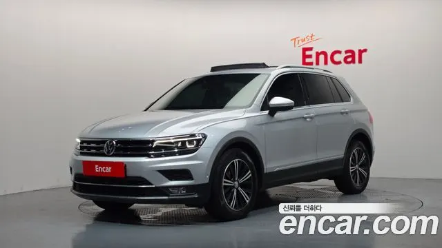 VOLKSWAGEN TIGUAN 2018 — 145 674 км, серебристо-серый, Корея — под ключ — фото 1
