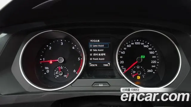 VOLKSWAGEN TIGUAN 2018 — 145 674 км, серебристо-серый, Корея — под ключ — фото 8