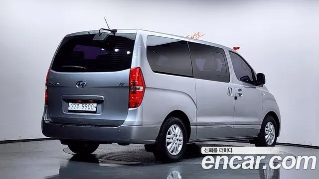 HYUNDAI GRAND STAREX 2017 — 182 723 км, серебристо-серый, Корея — под ключ — фото 2