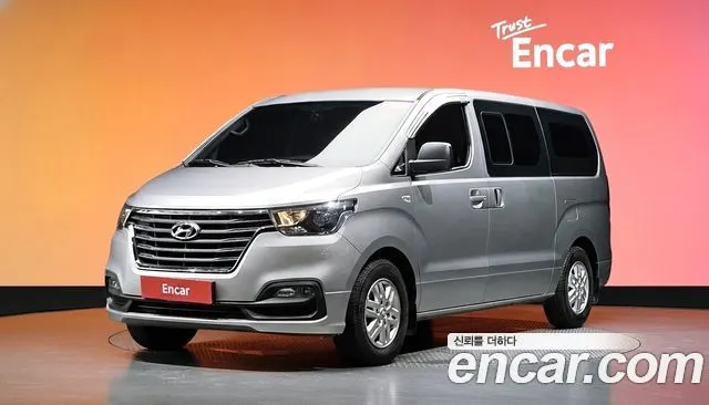 HYUNDAI GRAND STAREX 2018 — 148 434 км, серебристо-серый, Корея — под ключ — фото 2
