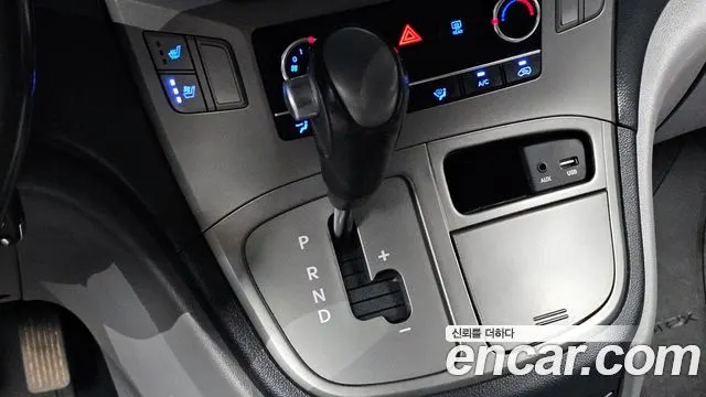 HYUNDAI GRAND STAREX 2018 — 148 434 км, серебристо-серый, Корея — под ключ — фото 9