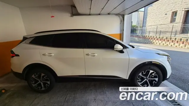 KIA SPORTAGE HYBRID 2023 — 67 000 км, белый, Корея — под ключ — фото 5