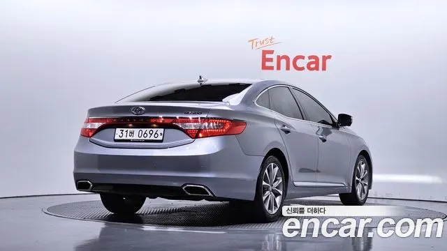 HYUNDAI GRANDEUR 2016 — 48 565 км, светло-серебристый, Корея — под ключ — фото 1