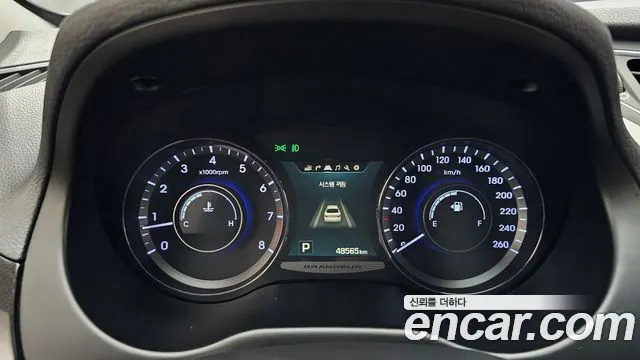 HYUNDAI GRANDEUR 2016 — 48 565 км, светло-серебристый, Корея — под ключ — фото 8