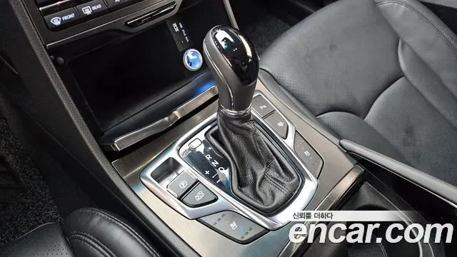 HYUNDAI GRANDEUR 2016 — 48 565 км, светло-серебристый, Корея — под ключ — фото 9